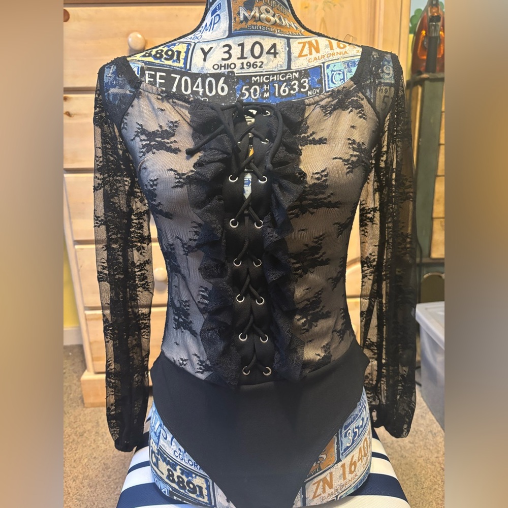 🆕Privy Black Lace Long Sleeve bodysuit